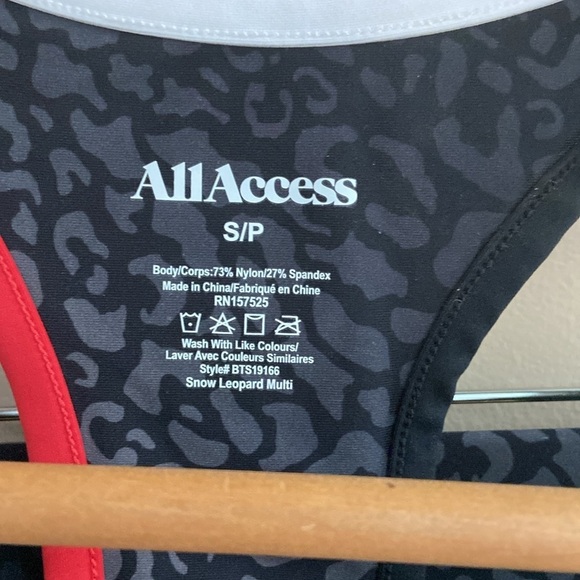 ALL ACCESS- SET Audio Leggings and Front Row Bra In Snow Leopard Multi - Picture 7 of 12